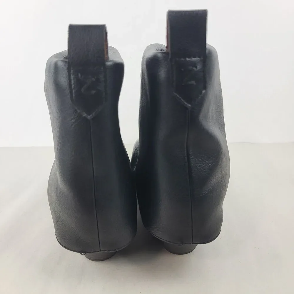 Zodiac Malina Western Ankle Foldover Bootie
